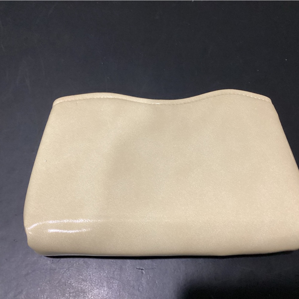 Vintage late 1960s purse cream color. Pre-owned.